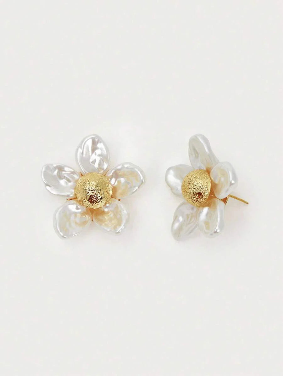 Pearl Shell Bloom Stud Earrings