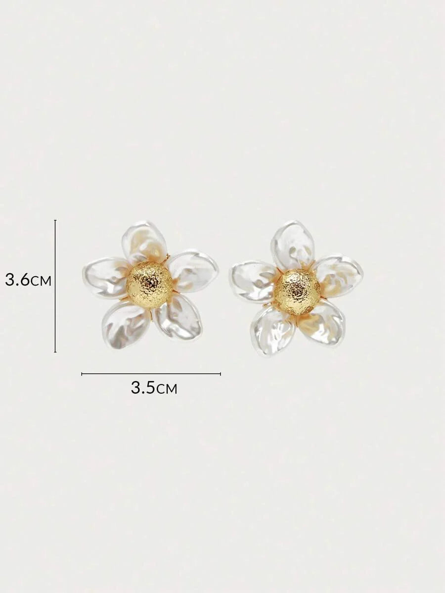 Pearl Shell Bloom Stud Earrings