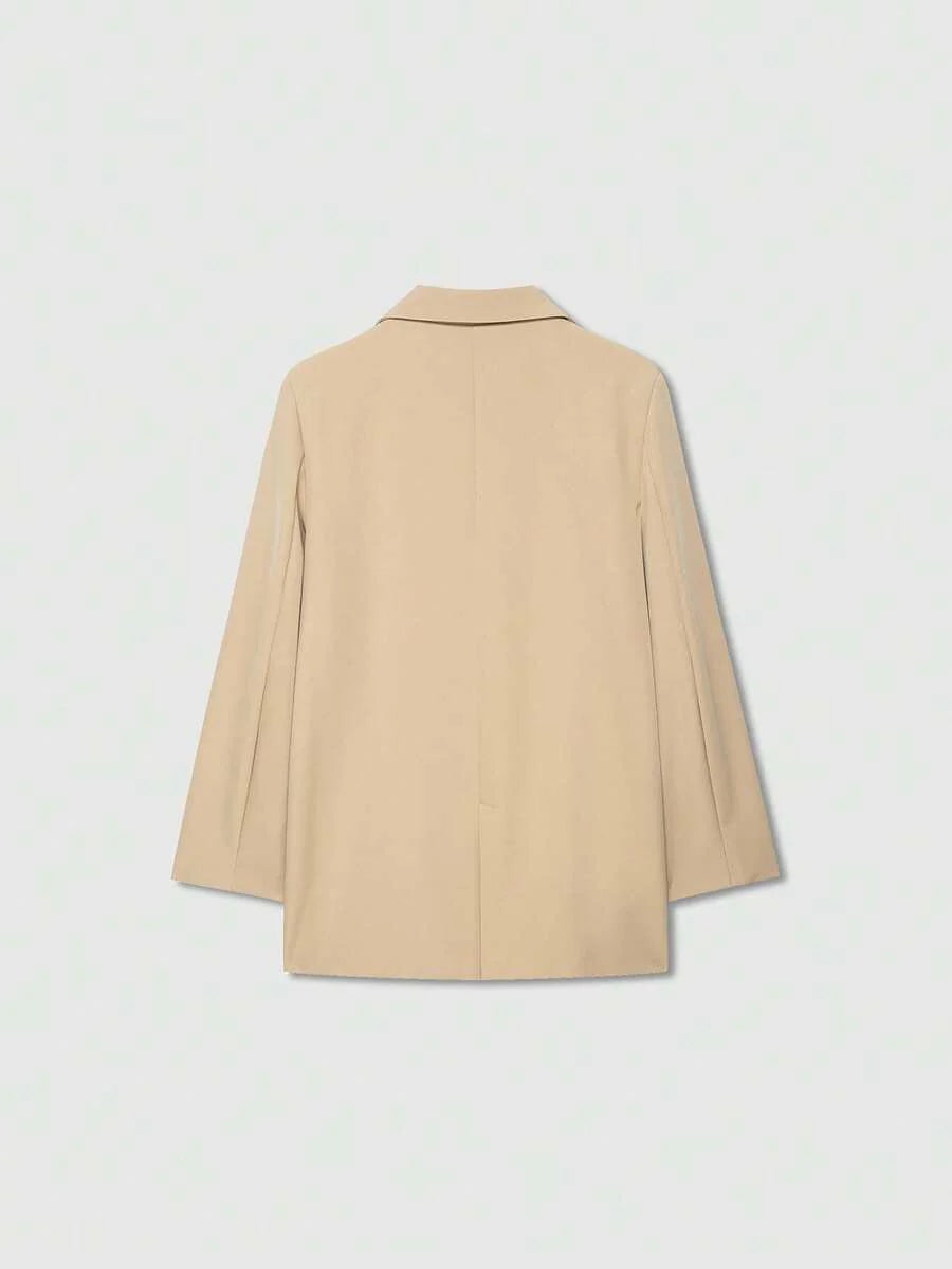Lapel Crest Blazer