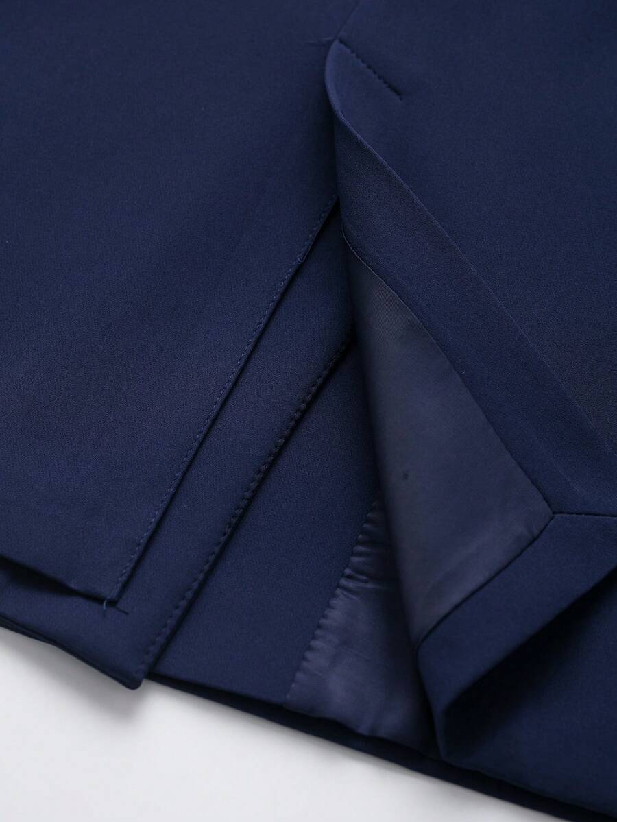 Lapel Crest Blazer