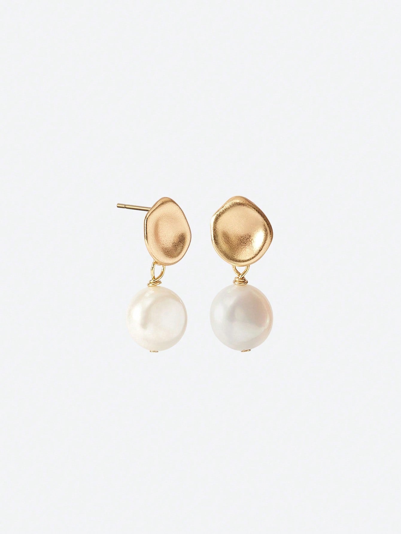 Luster Pearl Studs