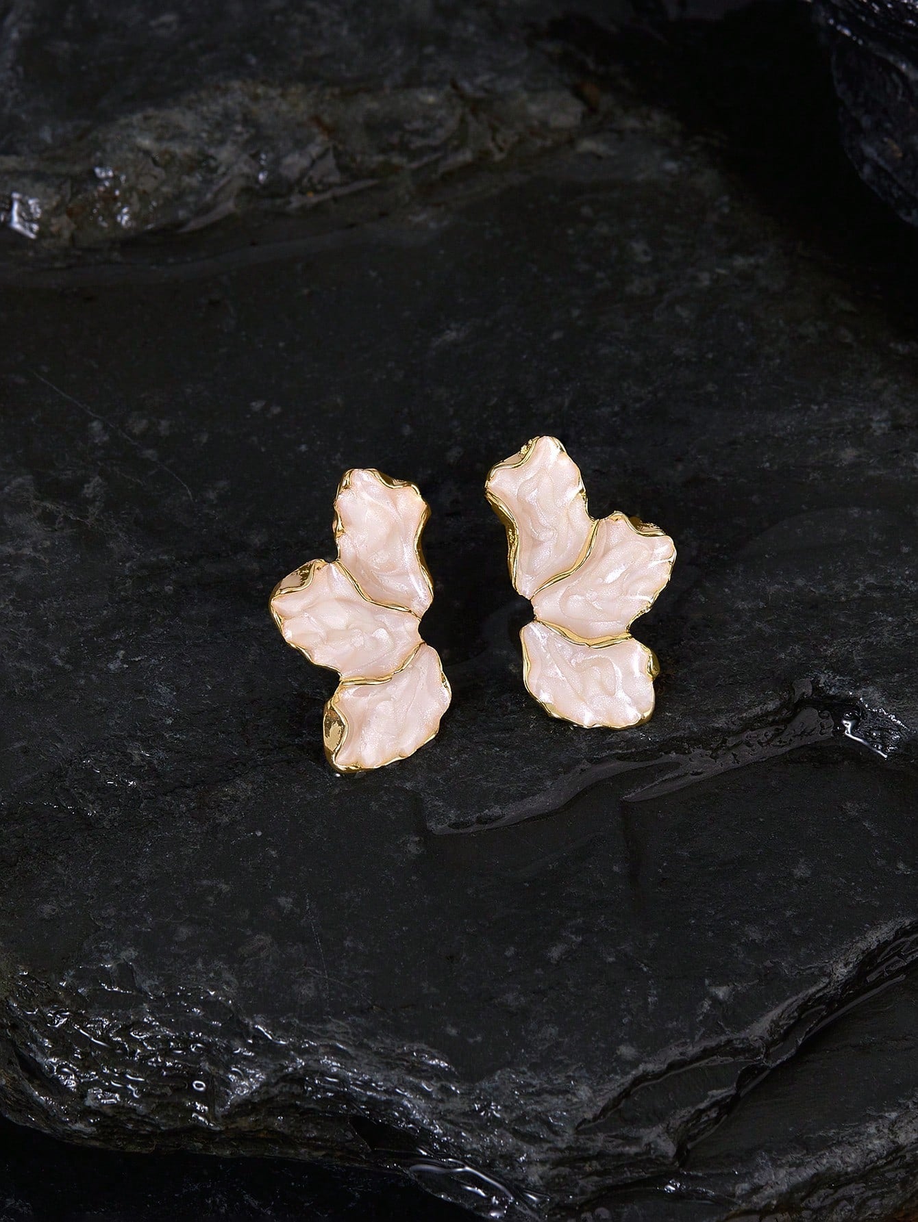 Beige Blossom Earrings