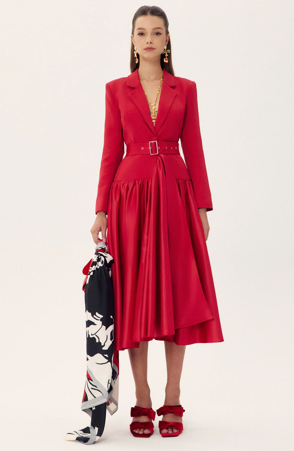 فستان ميدي دافني بفتحة ياقة طويل بأكمام